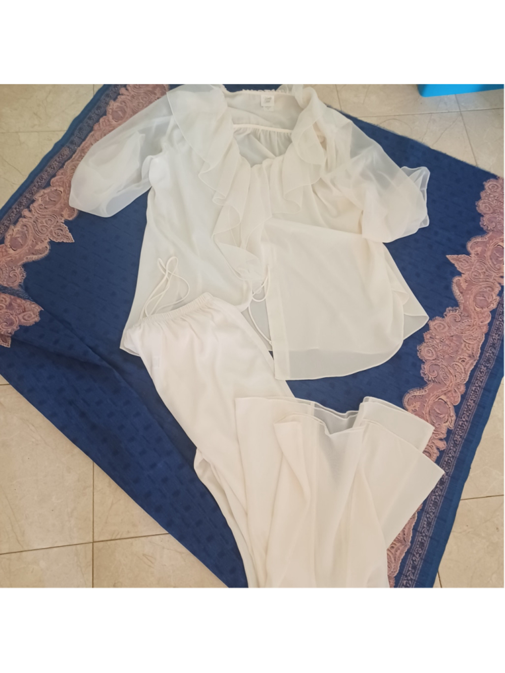 Vanity Fair pajama set vintage size small